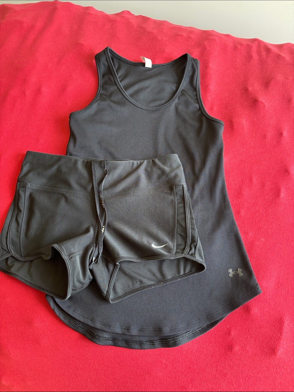 Under Armour Women's Black Ribbed Tank Top Dri Fit Nike Shorts Size Small